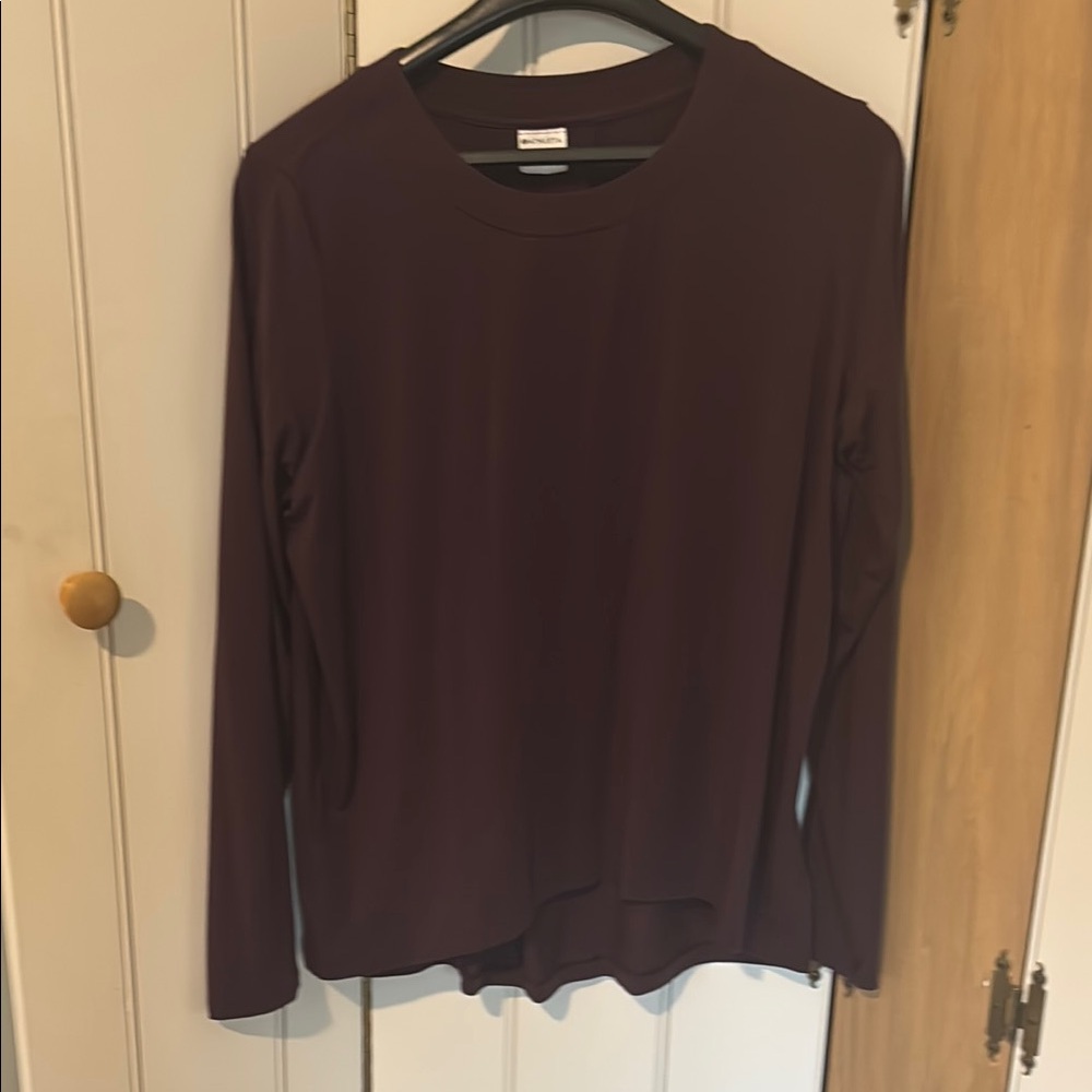 Cozy Athleta Long Sleeve Tee